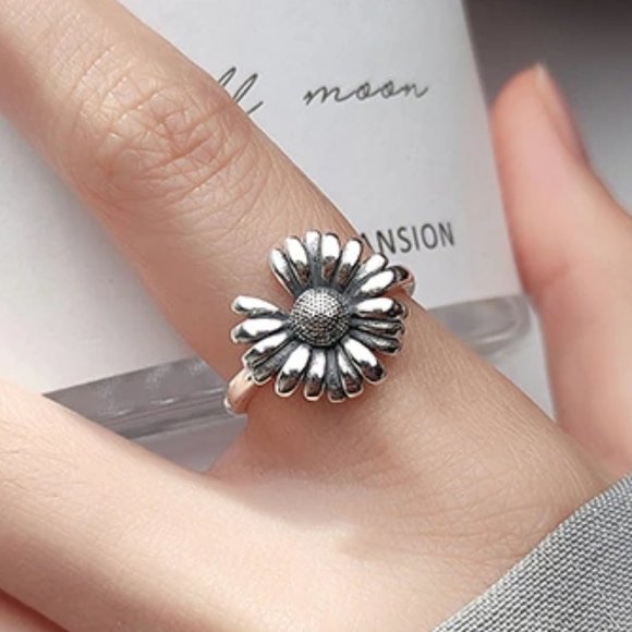 Jewelry - *NEW 925 Sterling Silver Daisy Adjustable Ring